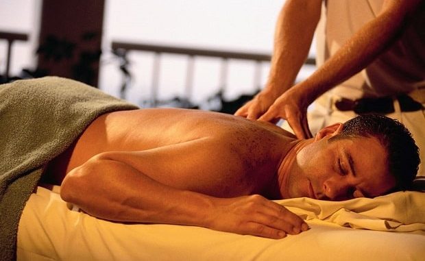 Massage quận 12 chăm sóc sức khỏe cho các chàng