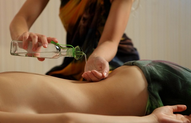 Massage là một phương pháp chăm sóc sức khỏe có tự lâu đời